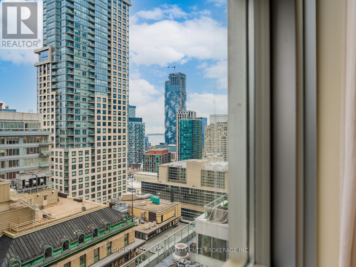 2005 - 1 King Street W, Toronto, ON -