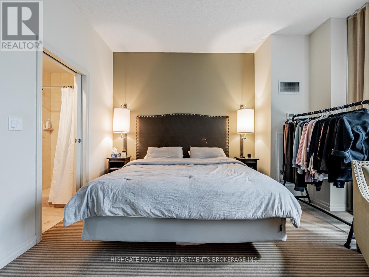 2005 - 1 King Street W, Toronto, ON - Indoor Photo Showing Bedroom