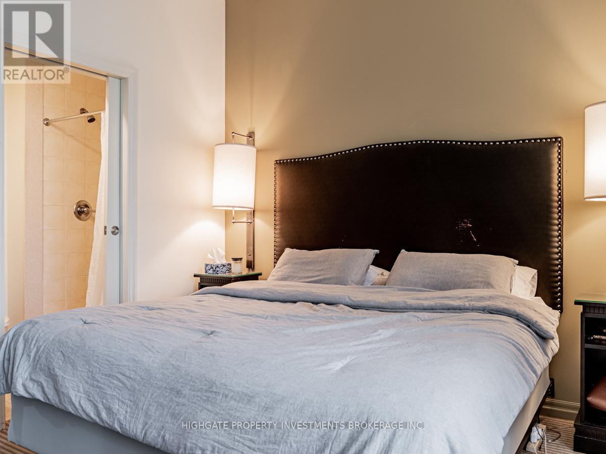 2005 - 1 King Street W, Toronto, ON - Indoor Photo Showing Bedroom