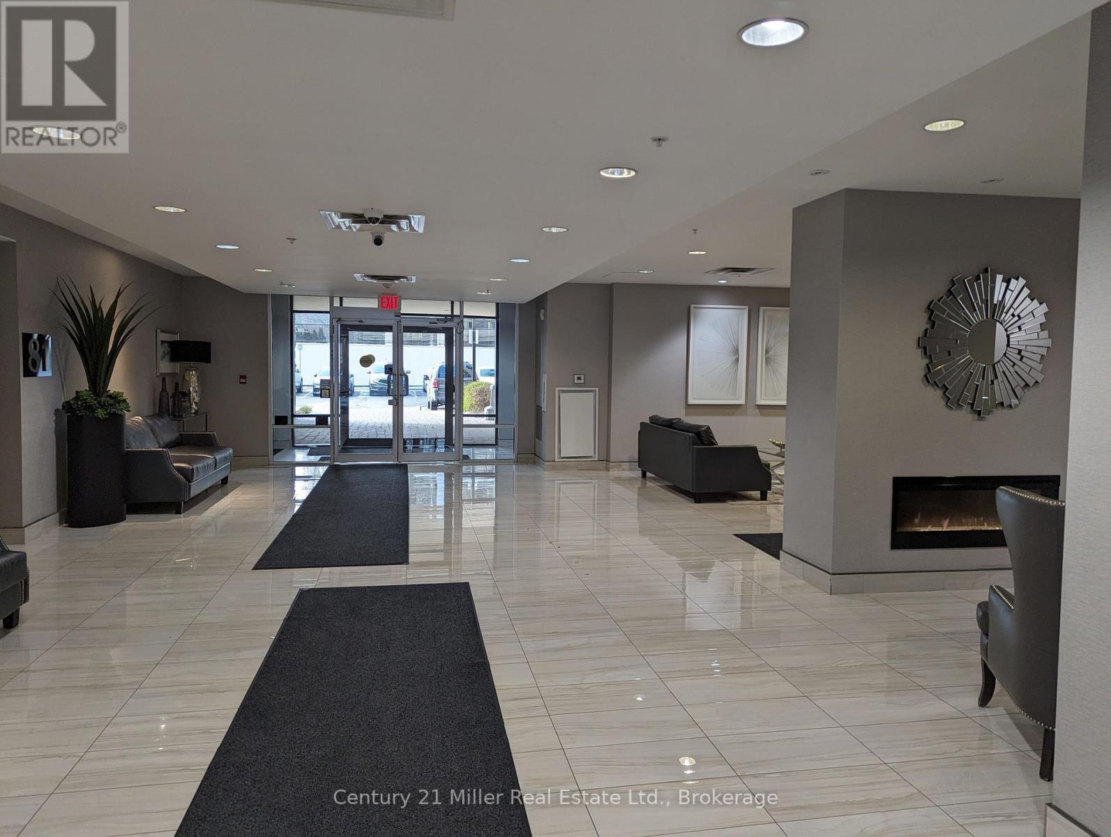106 - 85 Robinson Street, Hamilton (Durand), ON - Indoor Photo Showing Other Room With Fireplace