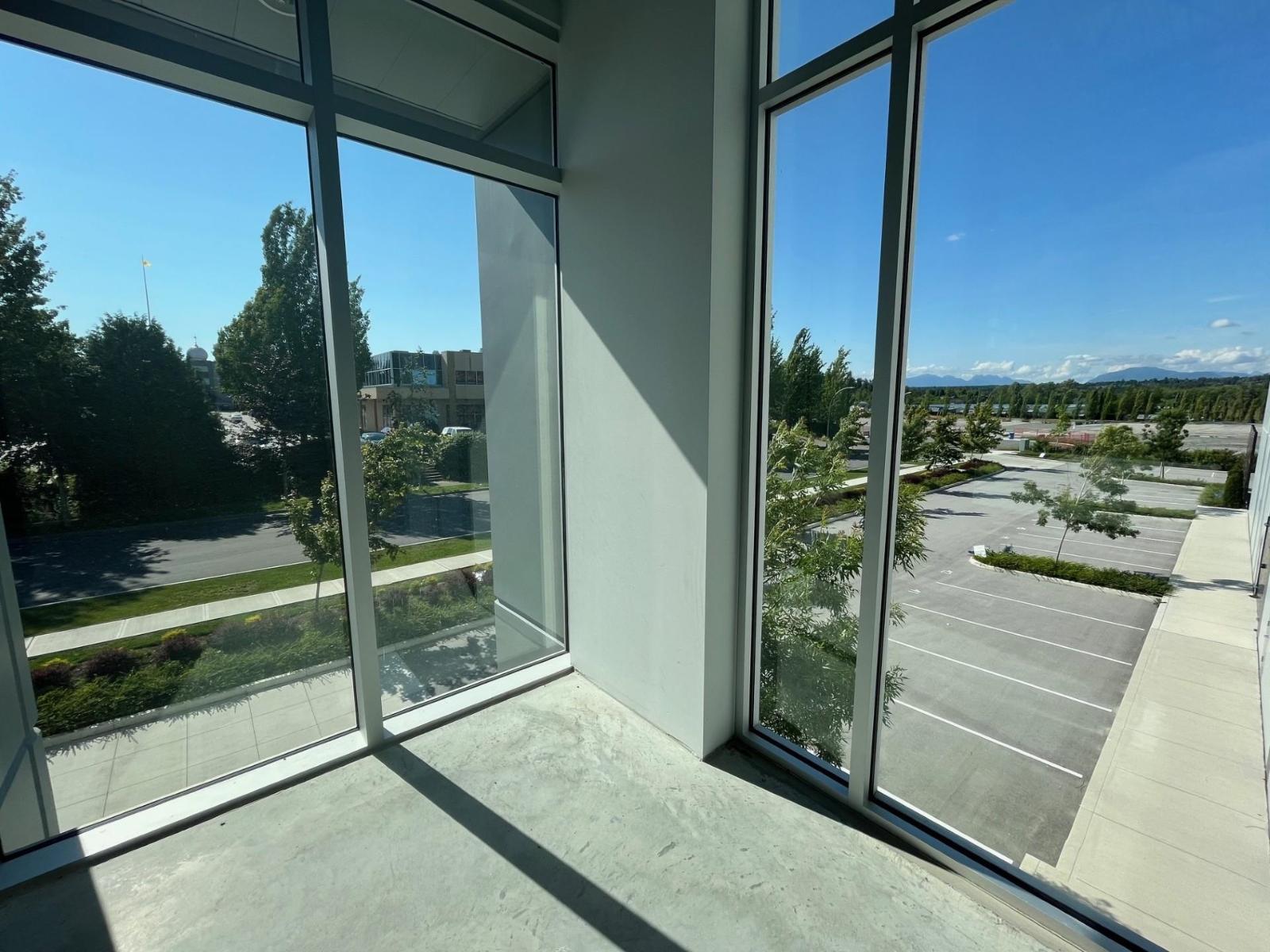 100 15355 68 Avenue, Surrey, BC