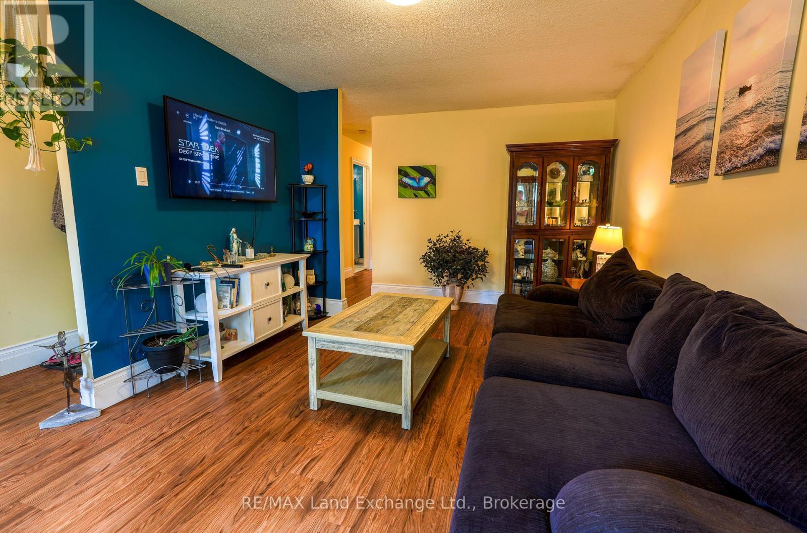 824 Andrew Malcolm Drive, Kincardine, ON - Indoor Photo Showing Living Room