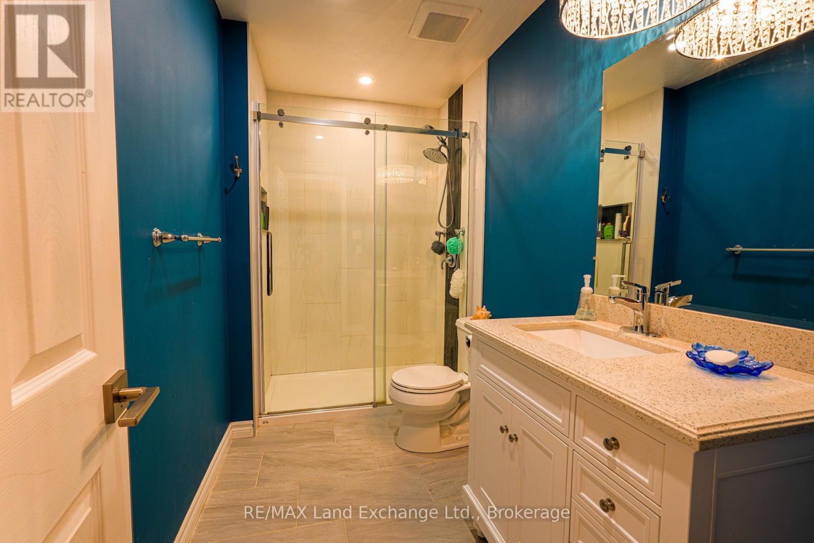 824 Andrew Malcolm Drive, Kincardine, ON - Indoor Photo Showing Bathroom