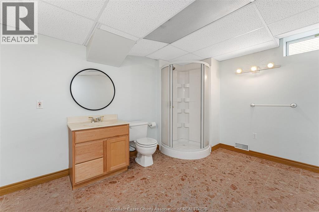 847 Lake Shore Drive, Windsor, ON - Indoor