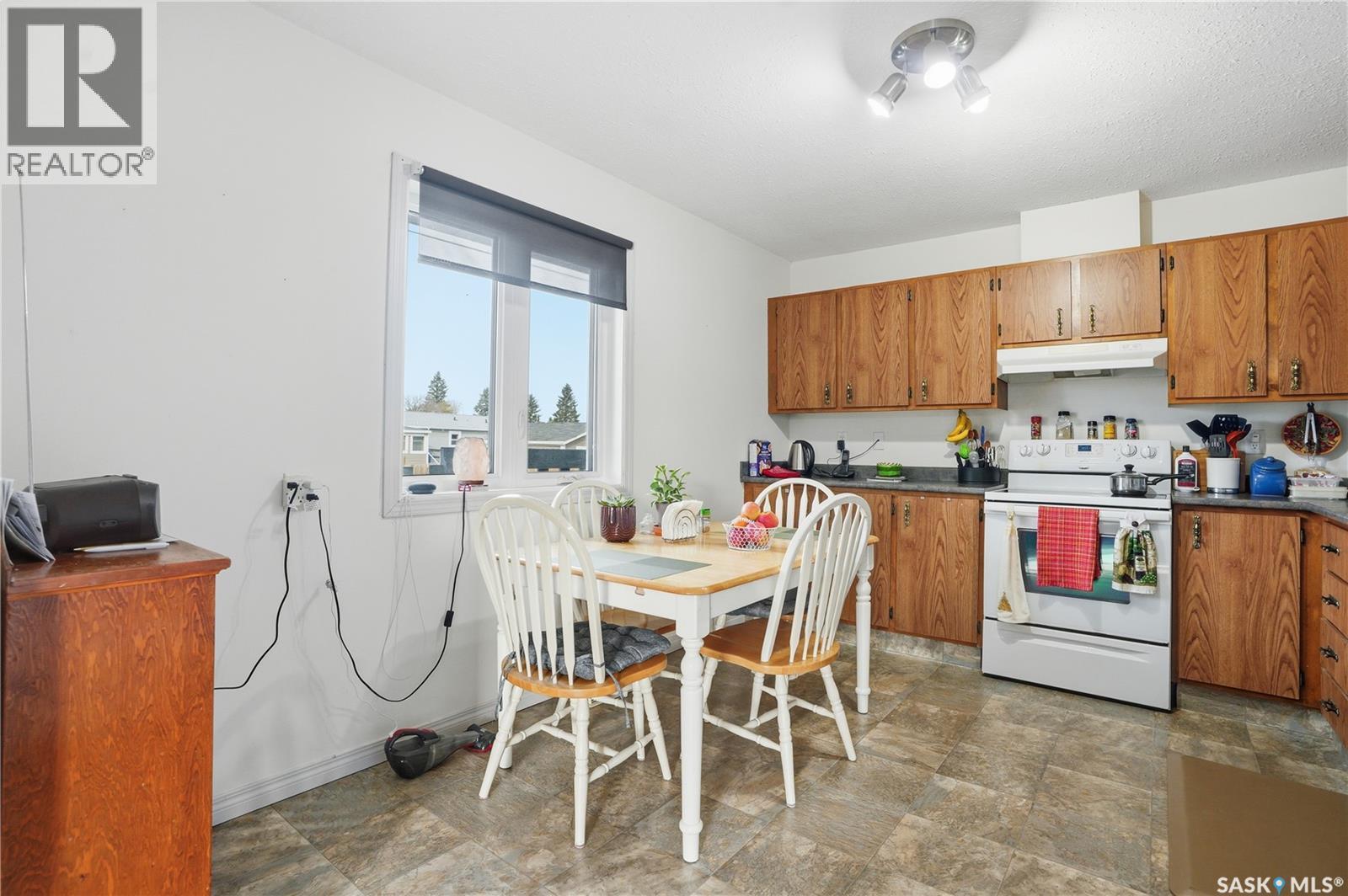 101 3Rd Avenue S, Maymont, SK - Indoor Photo Showing Kitchen