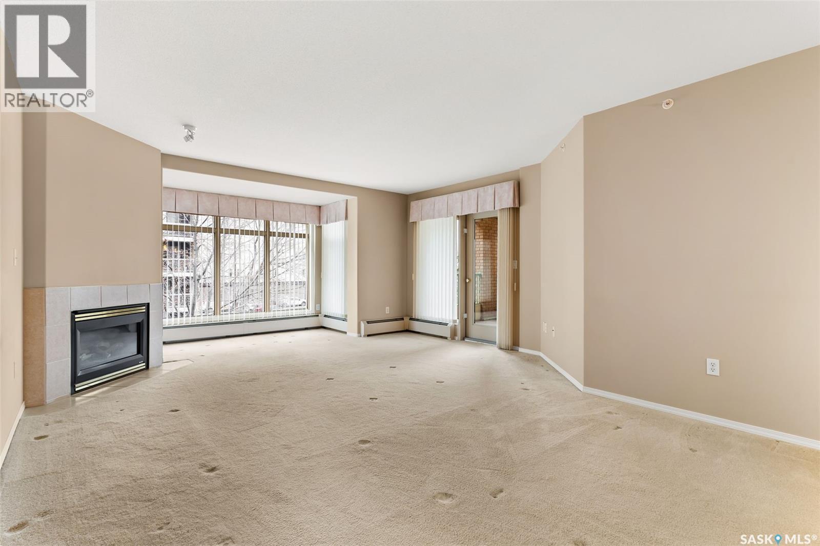 323 2330 Hamilton Street, Regina, SK - Indoor With Fireplace