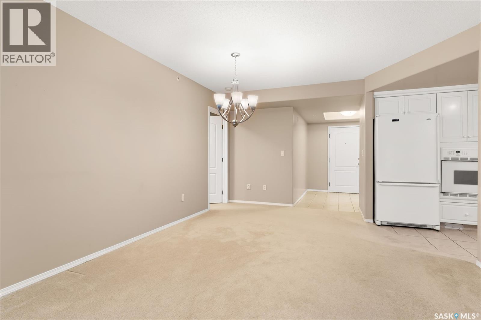 323 2330 Hamilton Street, Regina, SK - Indoor Photo Showing Kitchen