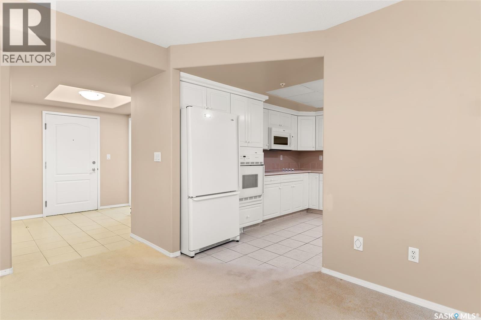 323 2330 Hamilton Street, Regina, SK - Indoor Photo Showing Kitchen