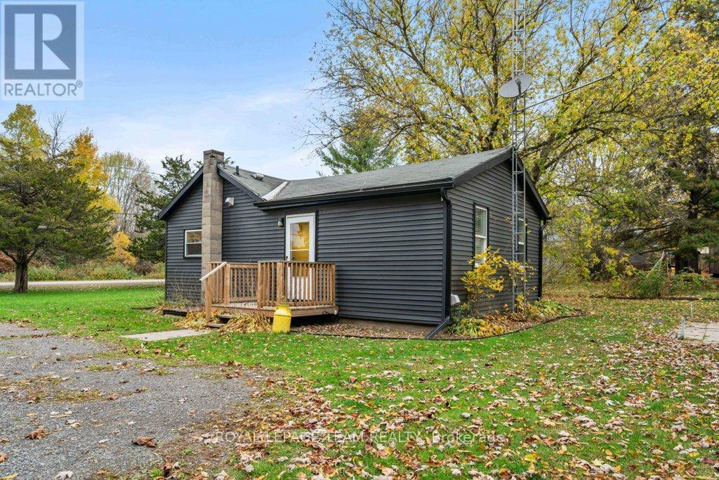 2131 2Nd Concession Road, Augusta, ON - Outdoor