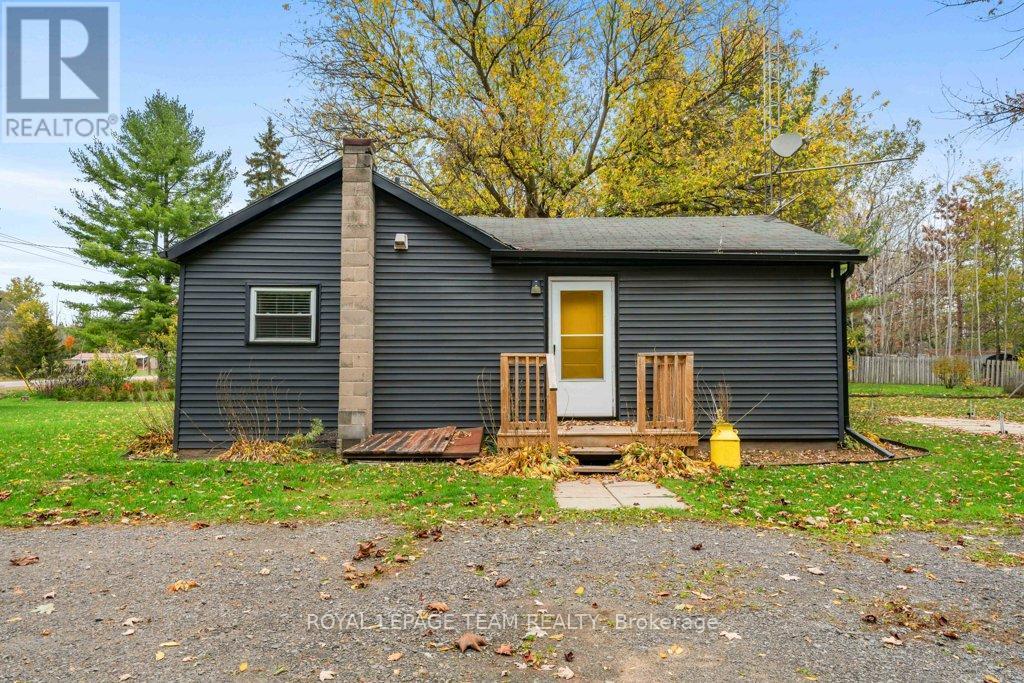 2131 2Nd Concession Road, Augusta, ON - Outdoor