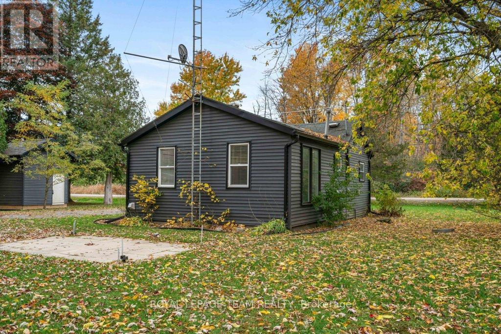 2131 2Nd Concession Road, Augusta, ON - Outdoor