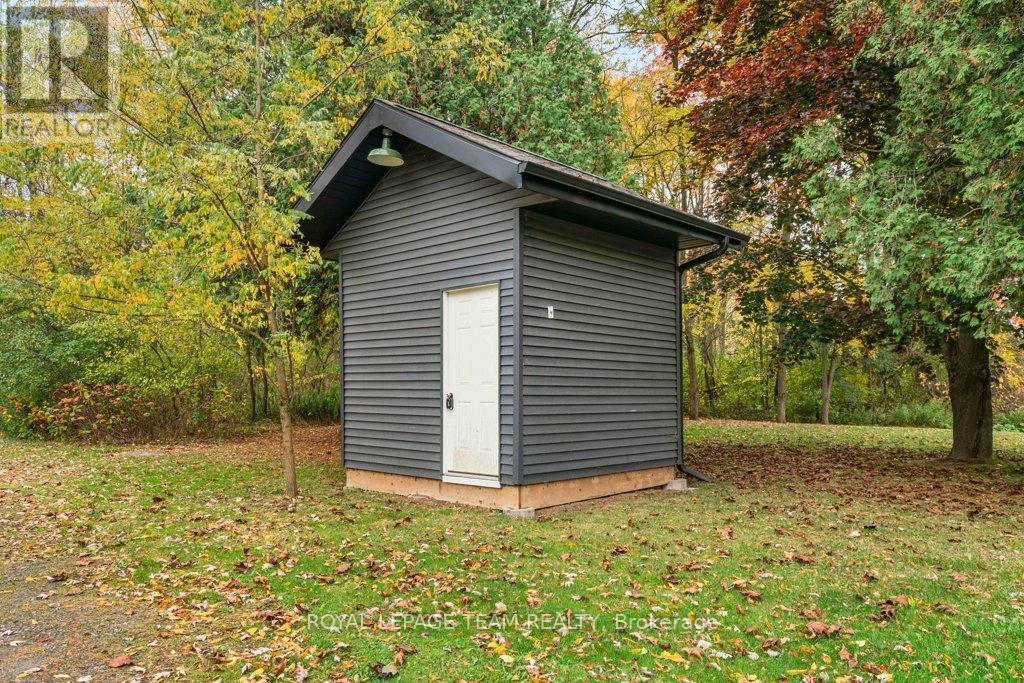 2131 2Nd Concession Road, Augusta, ON - Outdoor