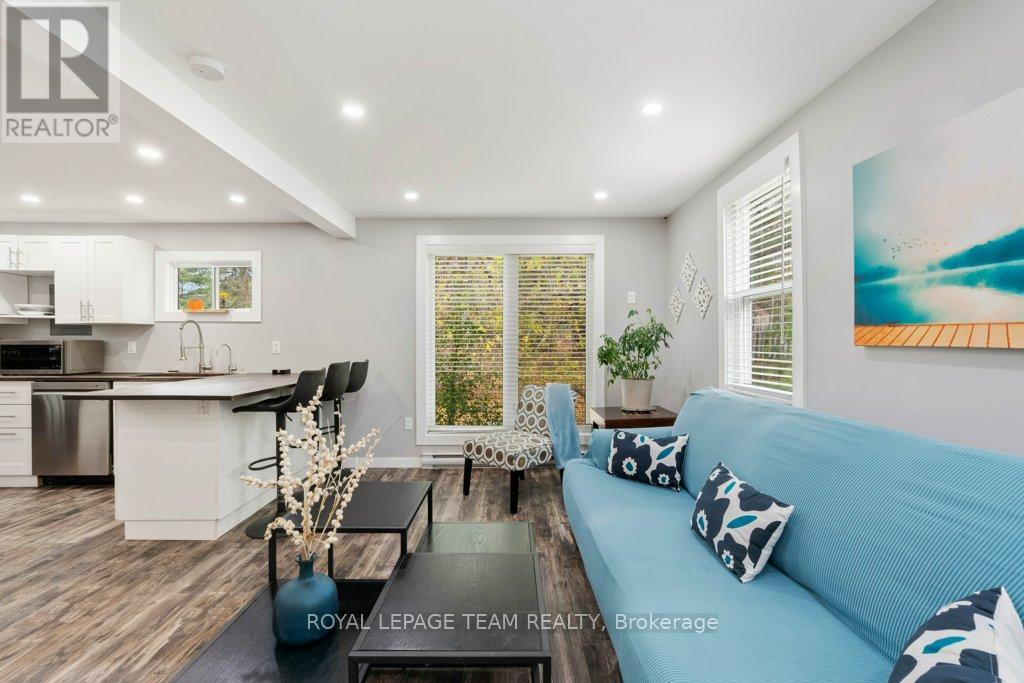 2131 2Nd Concession Road, Augusta, ON - Indoor Photo Showing Kitchen