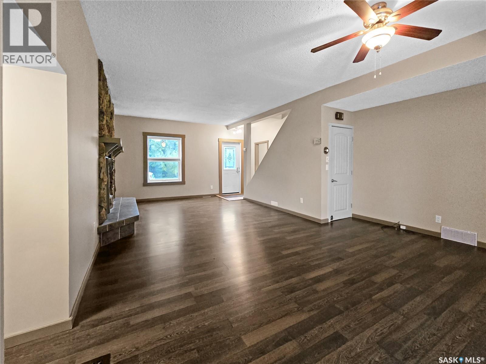 304 Eberts Street, Indian Head, SK - Indoor