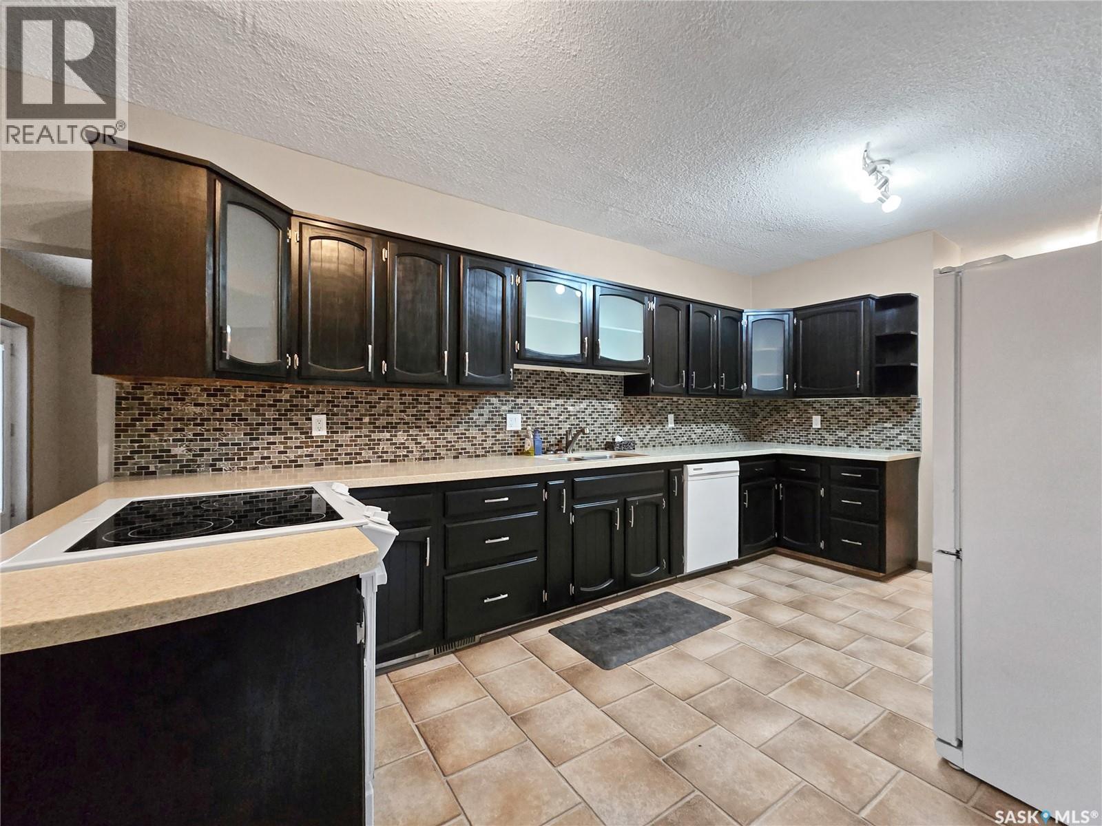 304 Eberts Street, Indian Head, SK - Indoor Photo Showing Kitchen