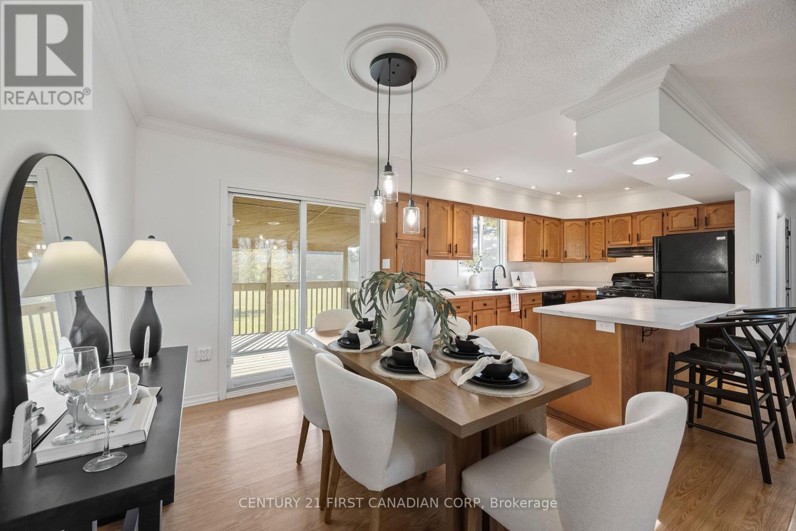 70986 B Line, South Huron (Stephen), ON - Indoor