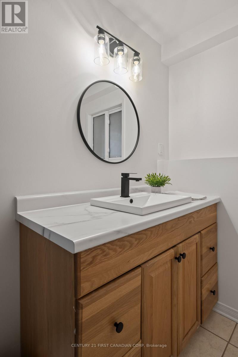 70986 B Line, South Huron (Stephen), ON - Indoor Photo Showing Bathroom