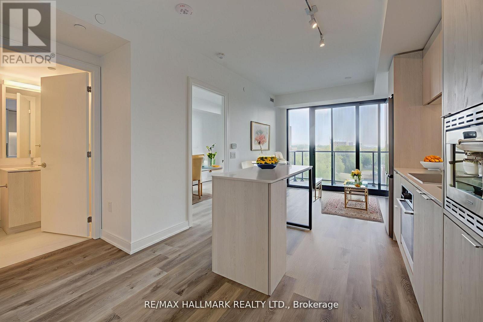 Virtually Staged - 401 - 3009 Novar Road, Mississauga, ON - Indoor Photo Showing Kitchen