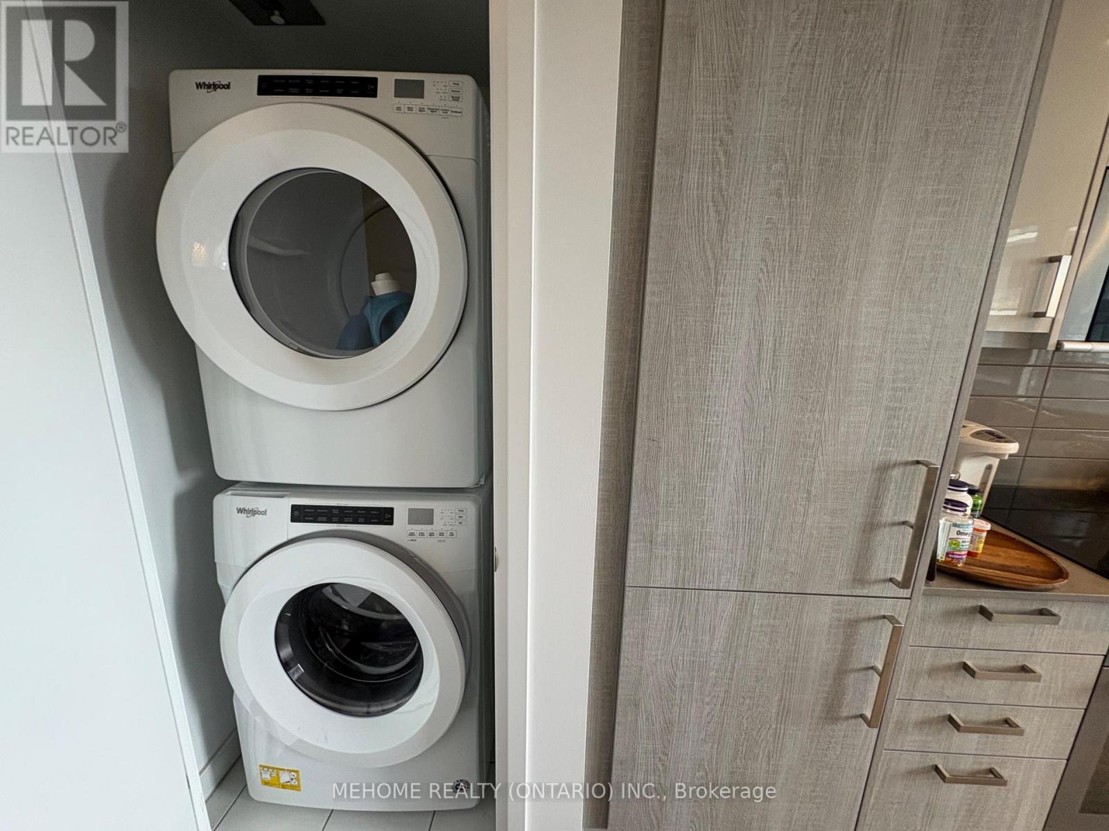 3609 - 77 Mutual Street, Toronto, ON - Indoor Photo Showing Laundry Room