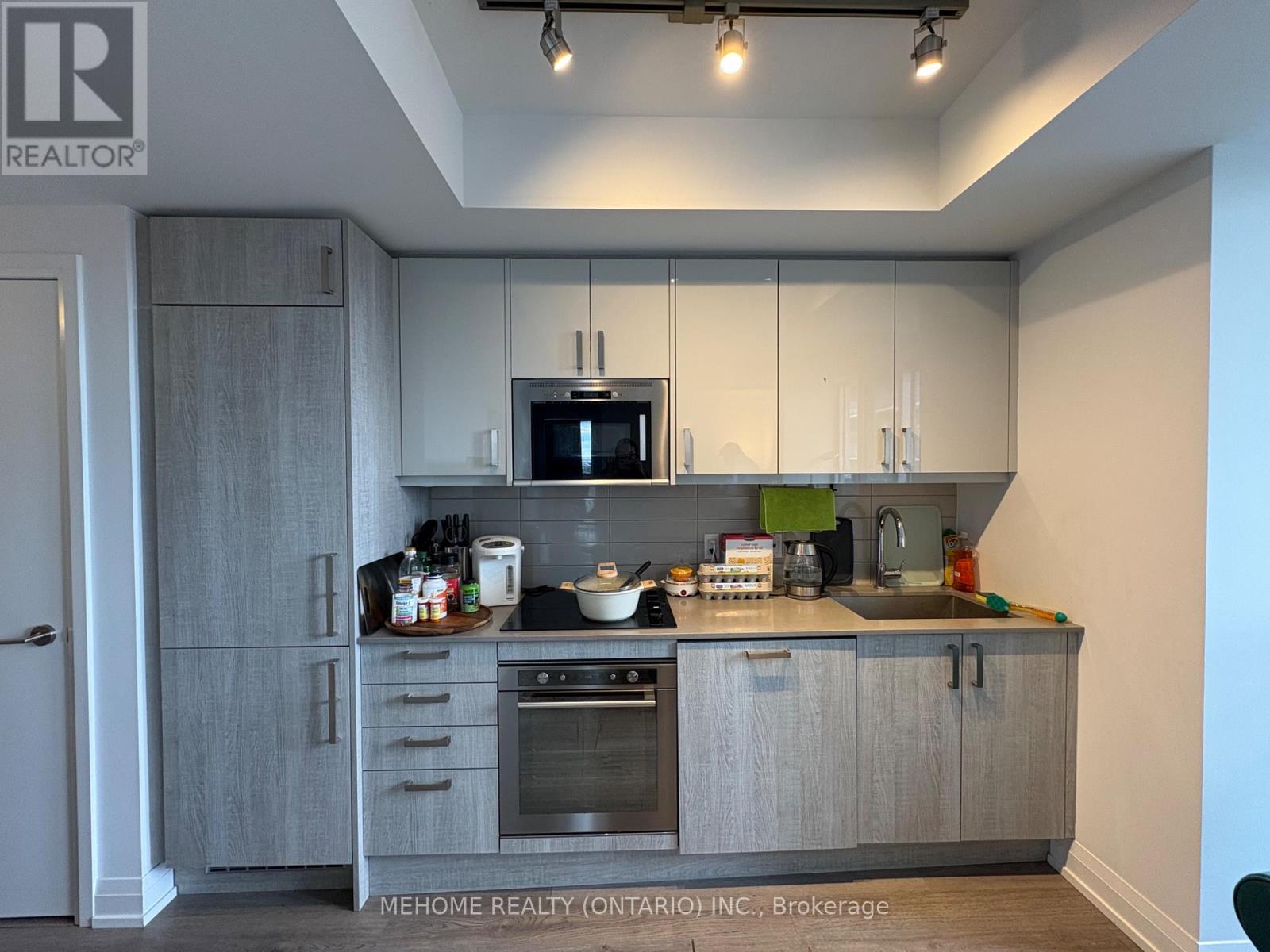 3609 - 77 Mutual Street, Toronto, ON - Indoor Photo Showing Kitchen