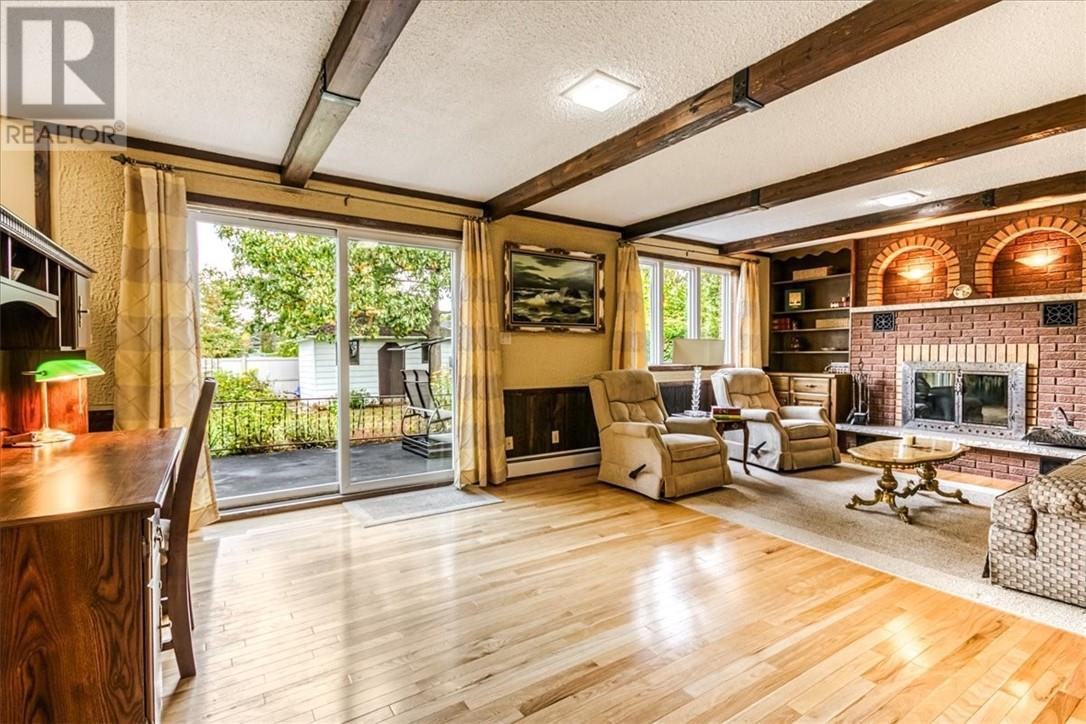 1688 Richard Street, Val Caron, ON - Indoor Photo Showing Living Room With Fireplace