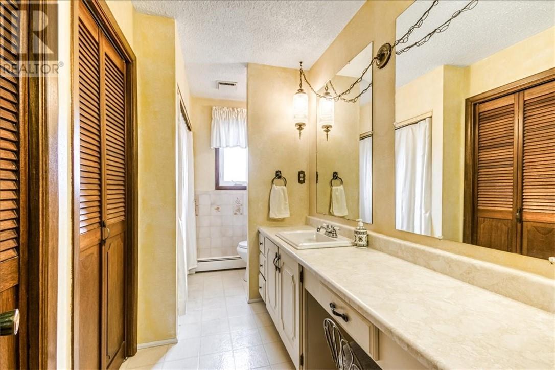 1688 Richard Street, Val Caron, ON - Indoor Photo Showing Bathroom