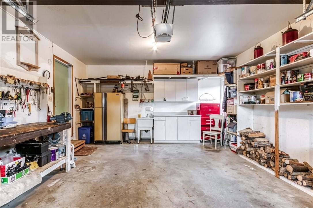 1688 Richard Street, Val Caron, ON - Indoor Photo Showing Garage