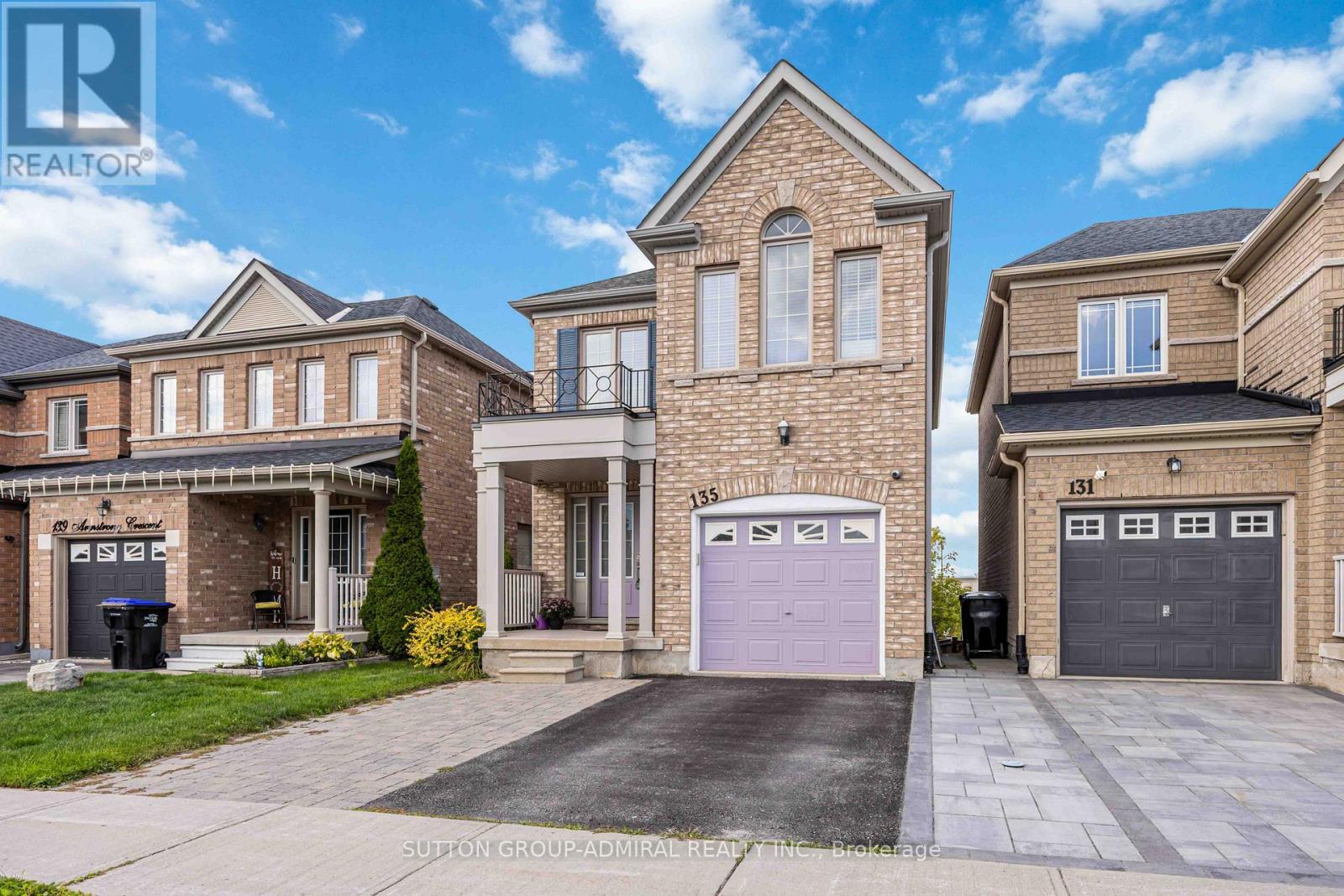 135 Armstrong Crescent, Bradford West Gwillimbury, ON - Outdoor With Facade