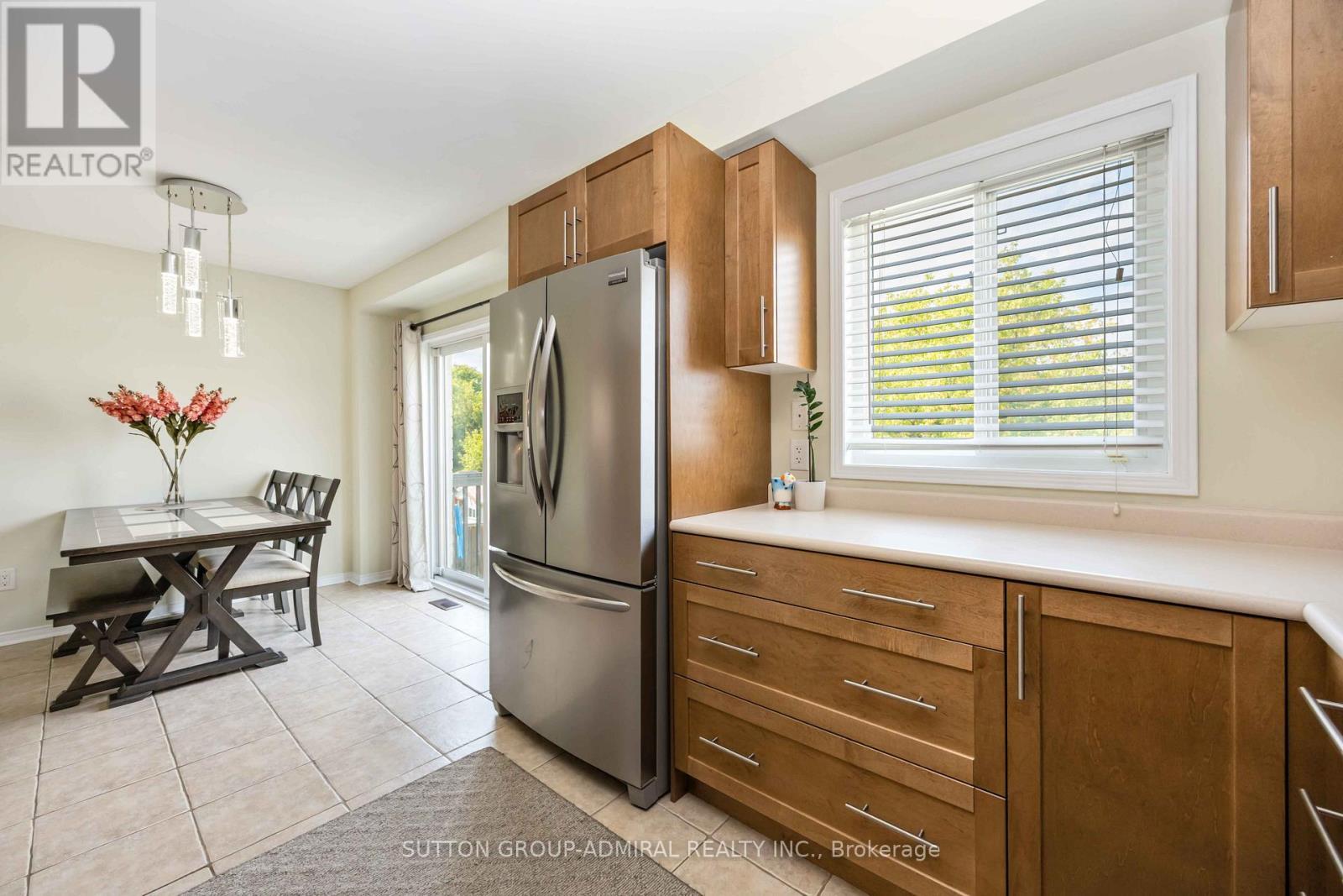 135 Armstrong Crescent, Bradford West Gwillimbury, ON - Indoor Photo Showing Kitchen
