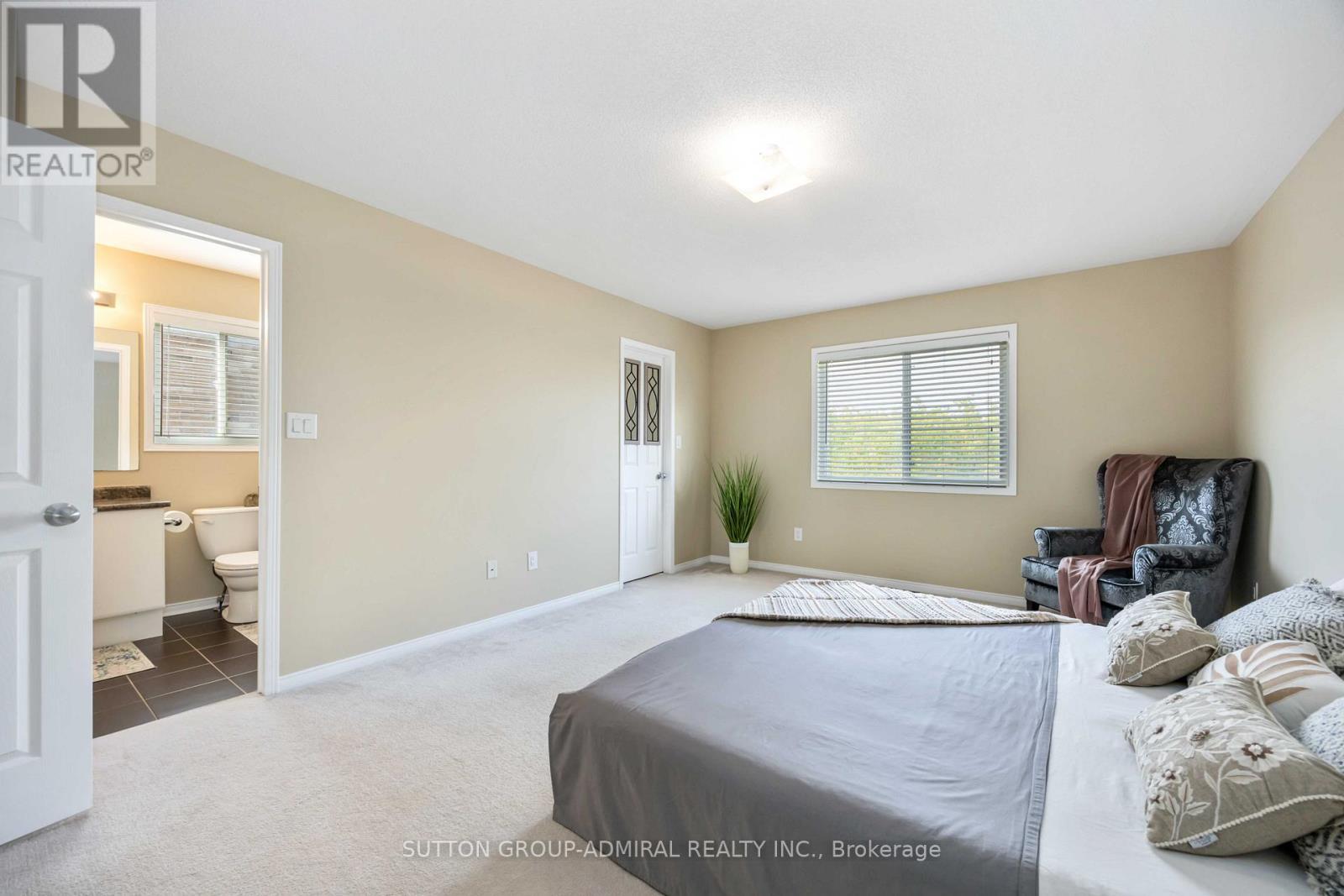 135 Armstrong Crescent, Bradford West Gwillimbury, ON - Indoor Photo Showing Bedroom