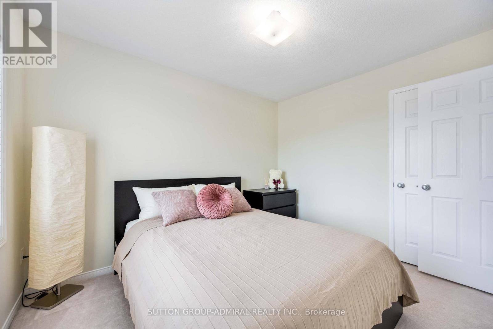 135 Armstrong Crescent, Bradford West Gwillimbury, ON - Indoor Photo Showing Bedroom