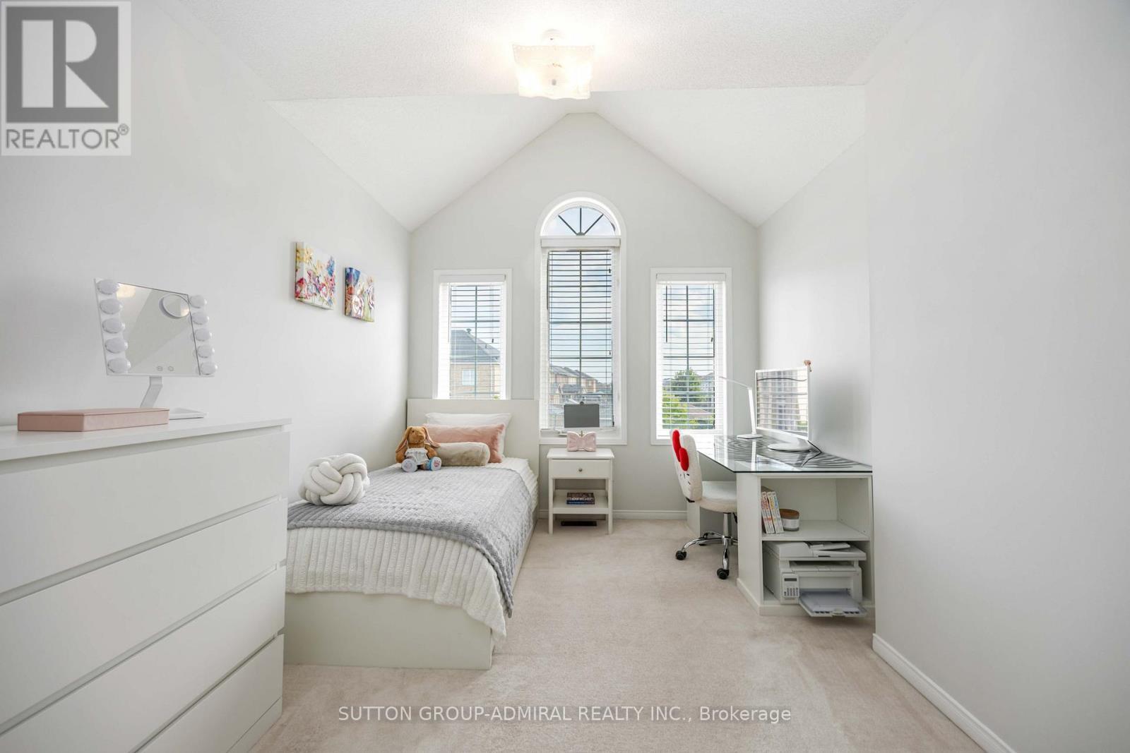 135 Armstrong Crescent, Bradford West Gwillimbury, ON - Indoor Photo Showing Bedroom