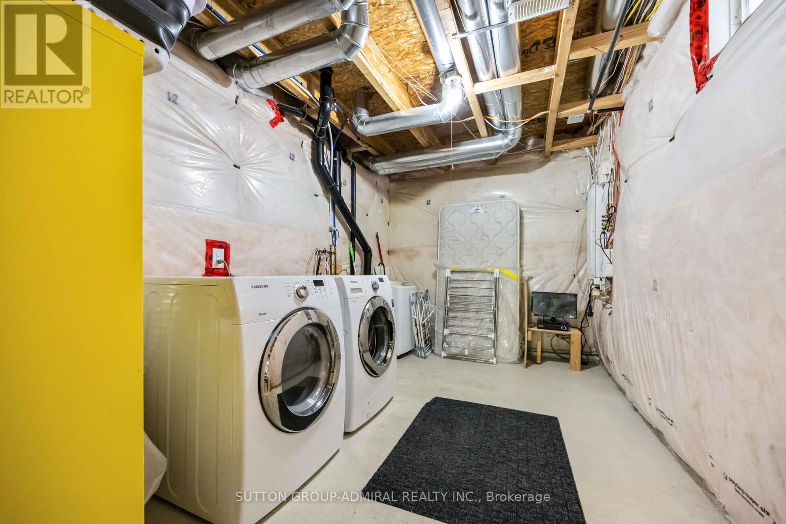 135 Armstrong Crescent, Bradford West Gwillimbury, ON - Indoor Photo Showing Laundry Room