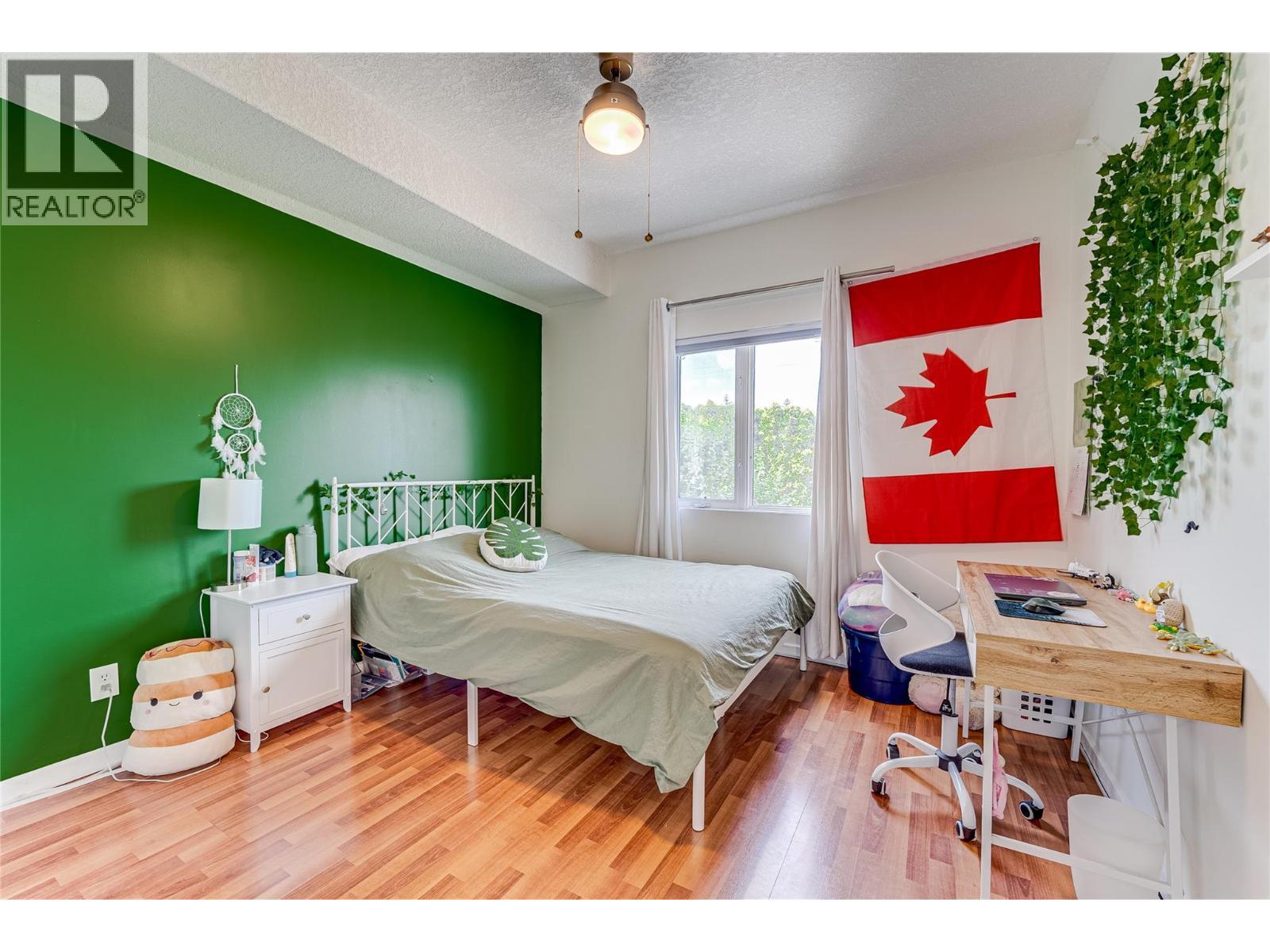 274 Country Estate Place, Vernon, BC - Indoor Photo Showing Bedroom