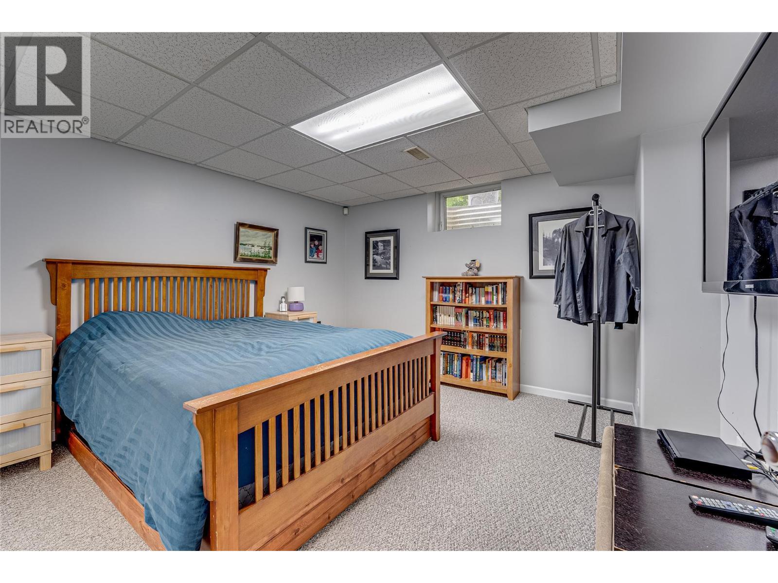 274 Country Estate Place, Vernon, BC - Indoor Photo Showing Bedroom