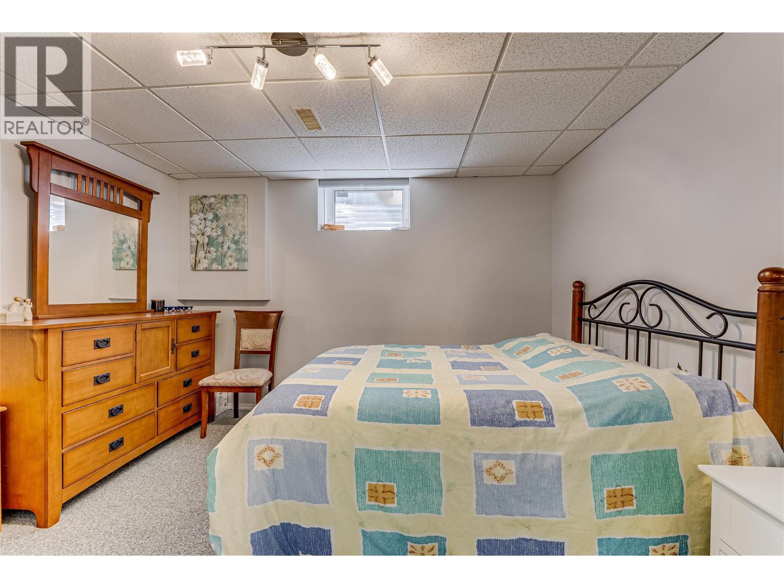 274 Country Estate Place, Vernon, BC - Indoor Photo Showing Bedroom