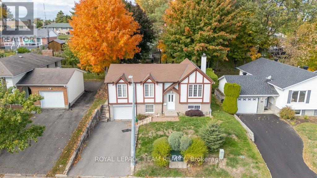 476 Laurier Boulevard, Brockville, ON - Outdoor With Facade