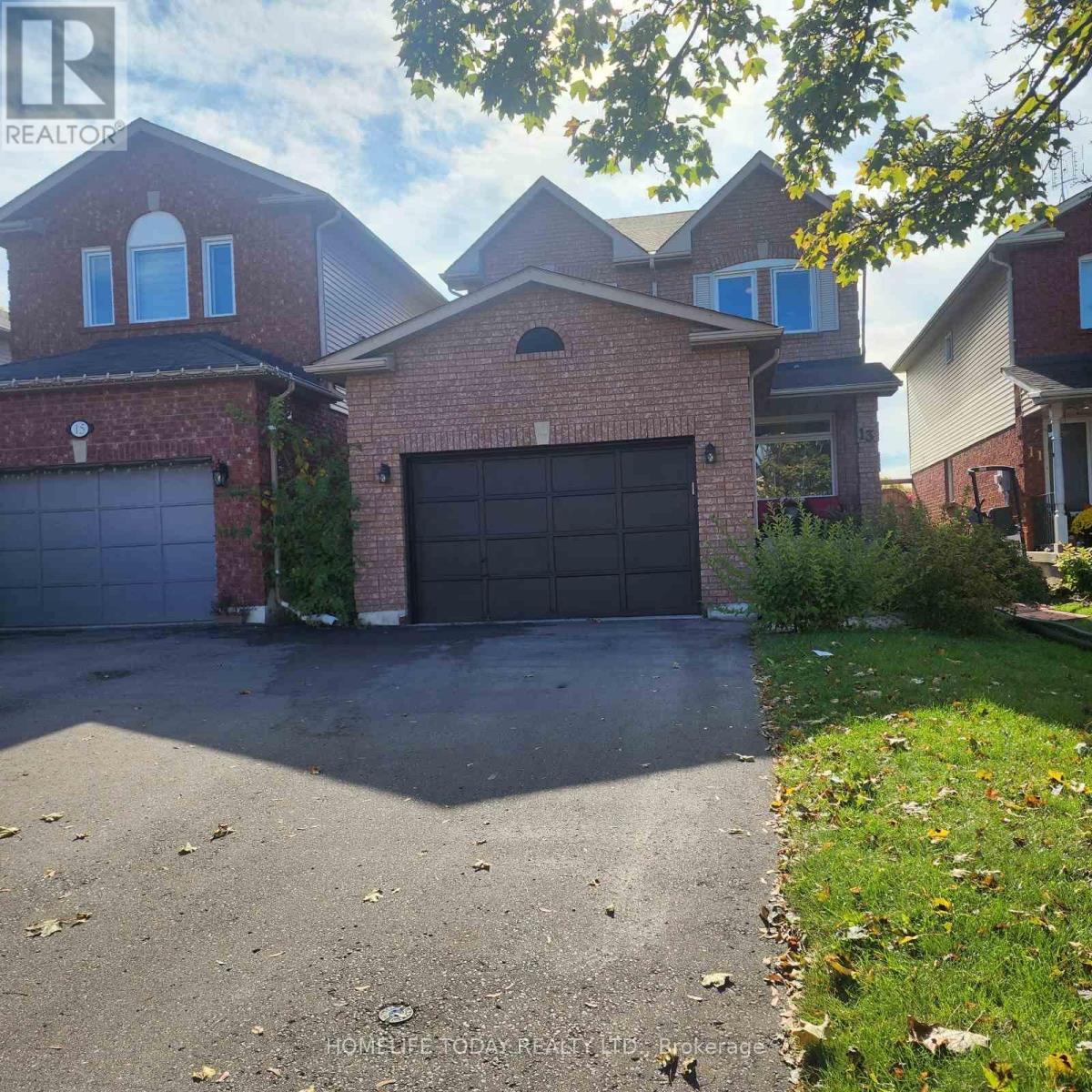 13 Prestonway Drive, Clarington, ON - Outdoor