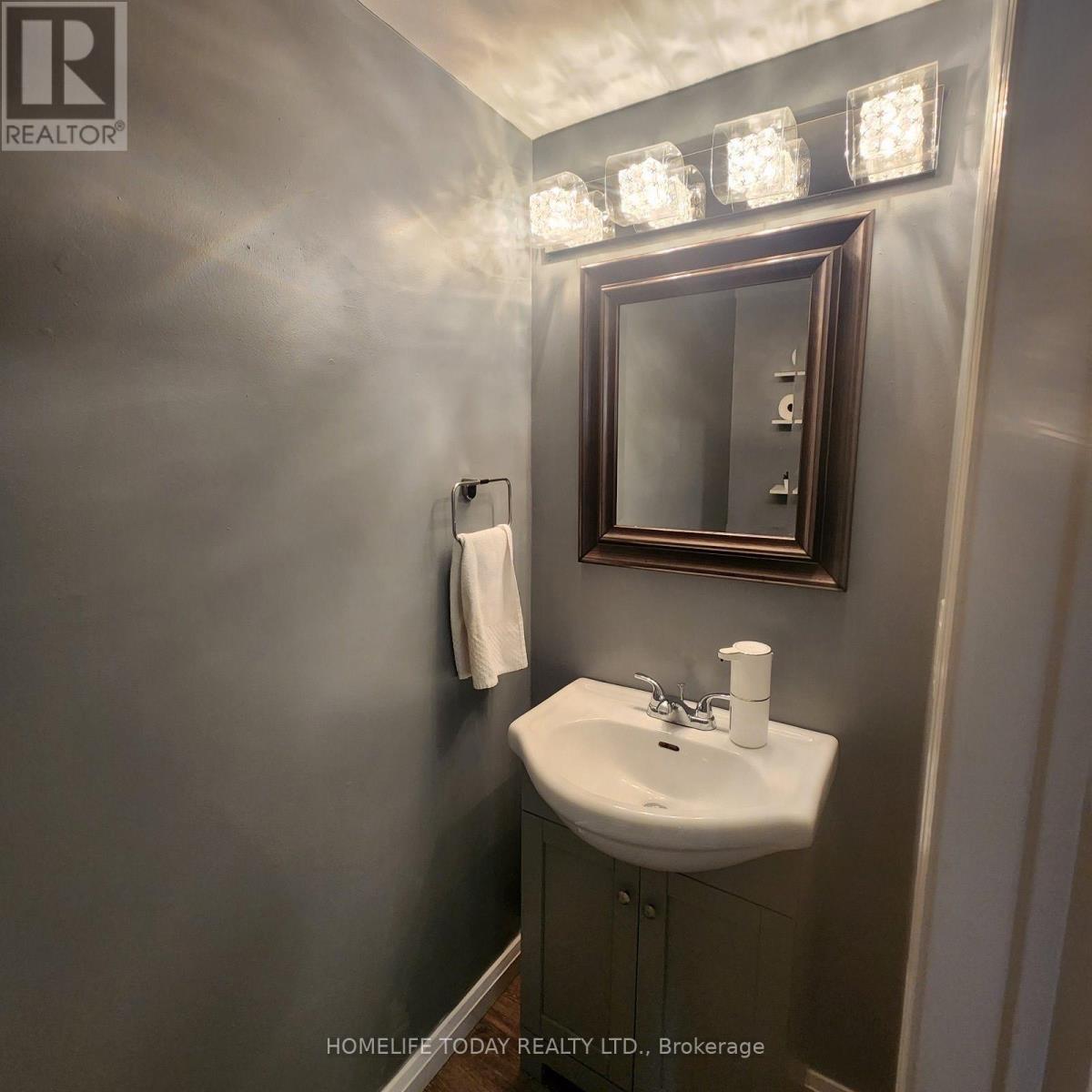 13 Prestonway Drive, Clarington, ON - Indoor Photo Showing Bathroom