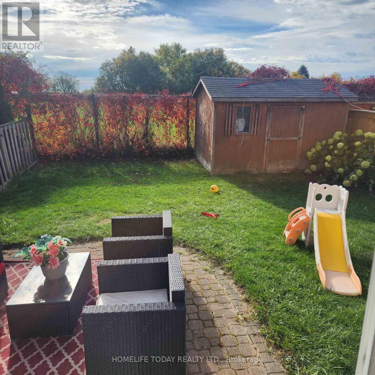 13 Prestonway Drive, Clarington, ON - Outdoor