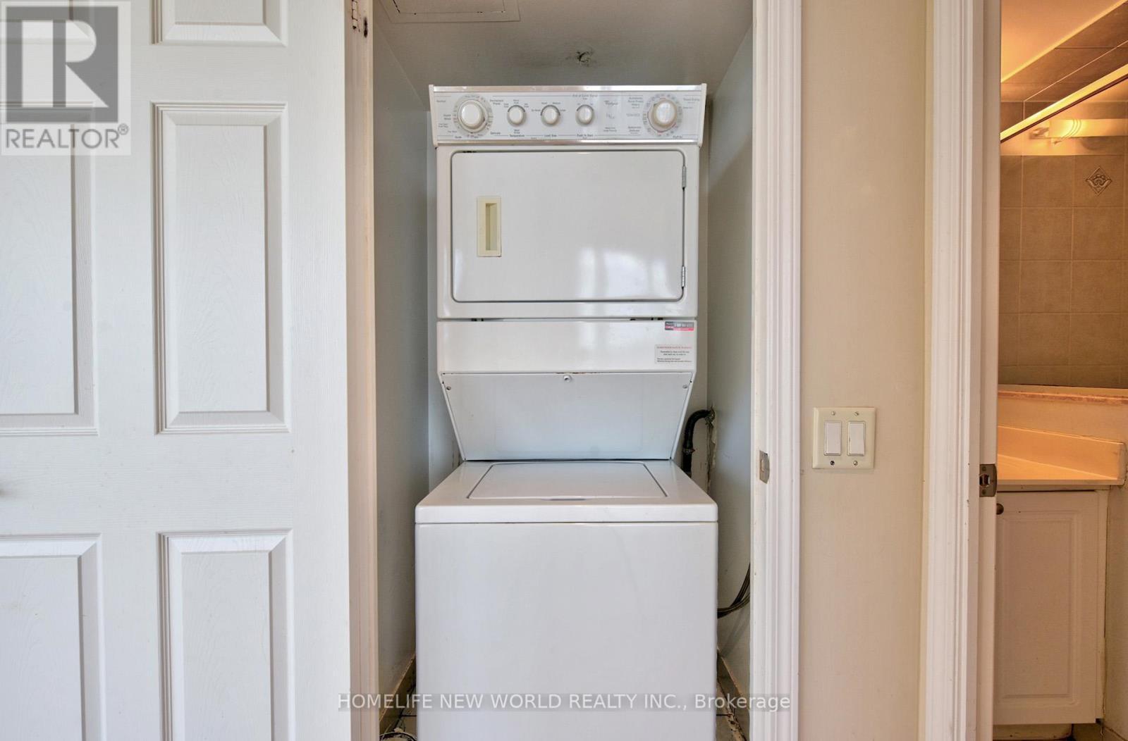 1105 - 83 Borough Drive, Toronto, ON - Indoor Photo Showing Laundry Room