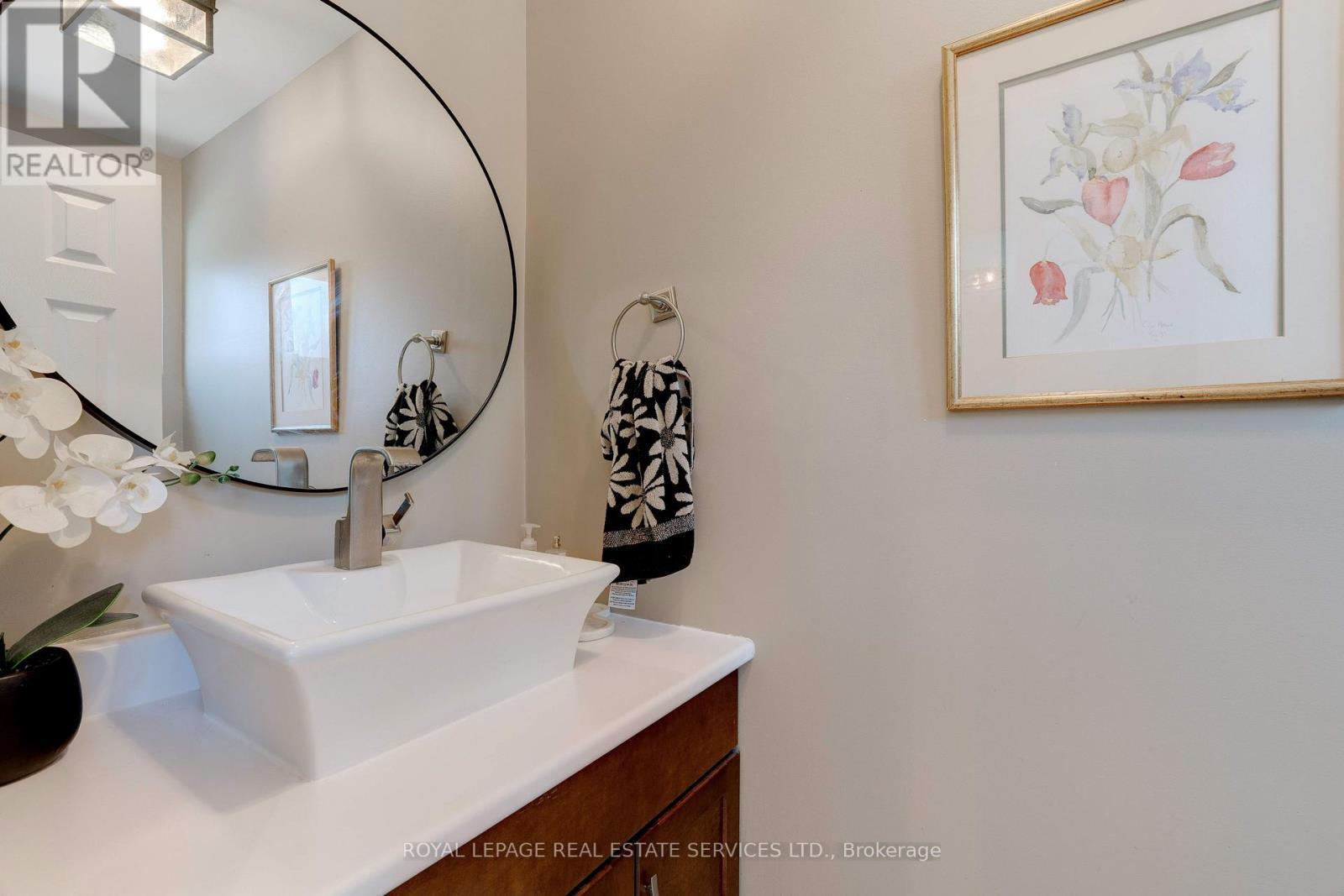 297 Sunset Drive, Oakville, ON - Indoor Photo Showing Bathroom