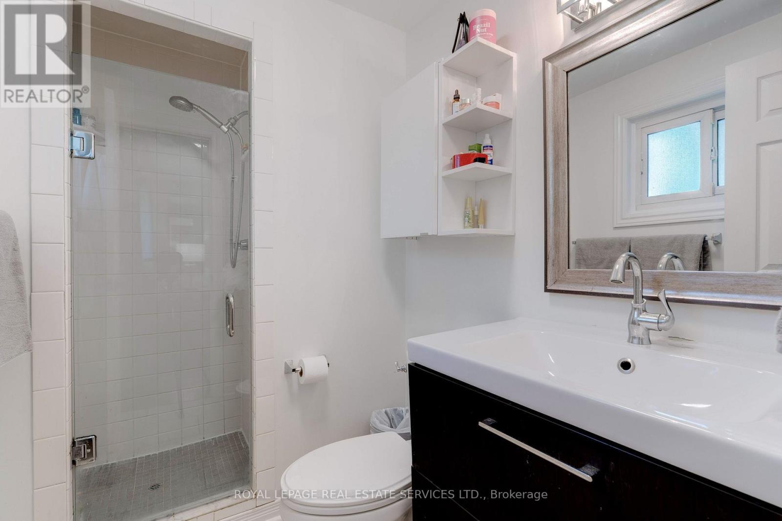 297 Sunset Drive, Oakville, ON - Indoor Photo Showing Bathroom