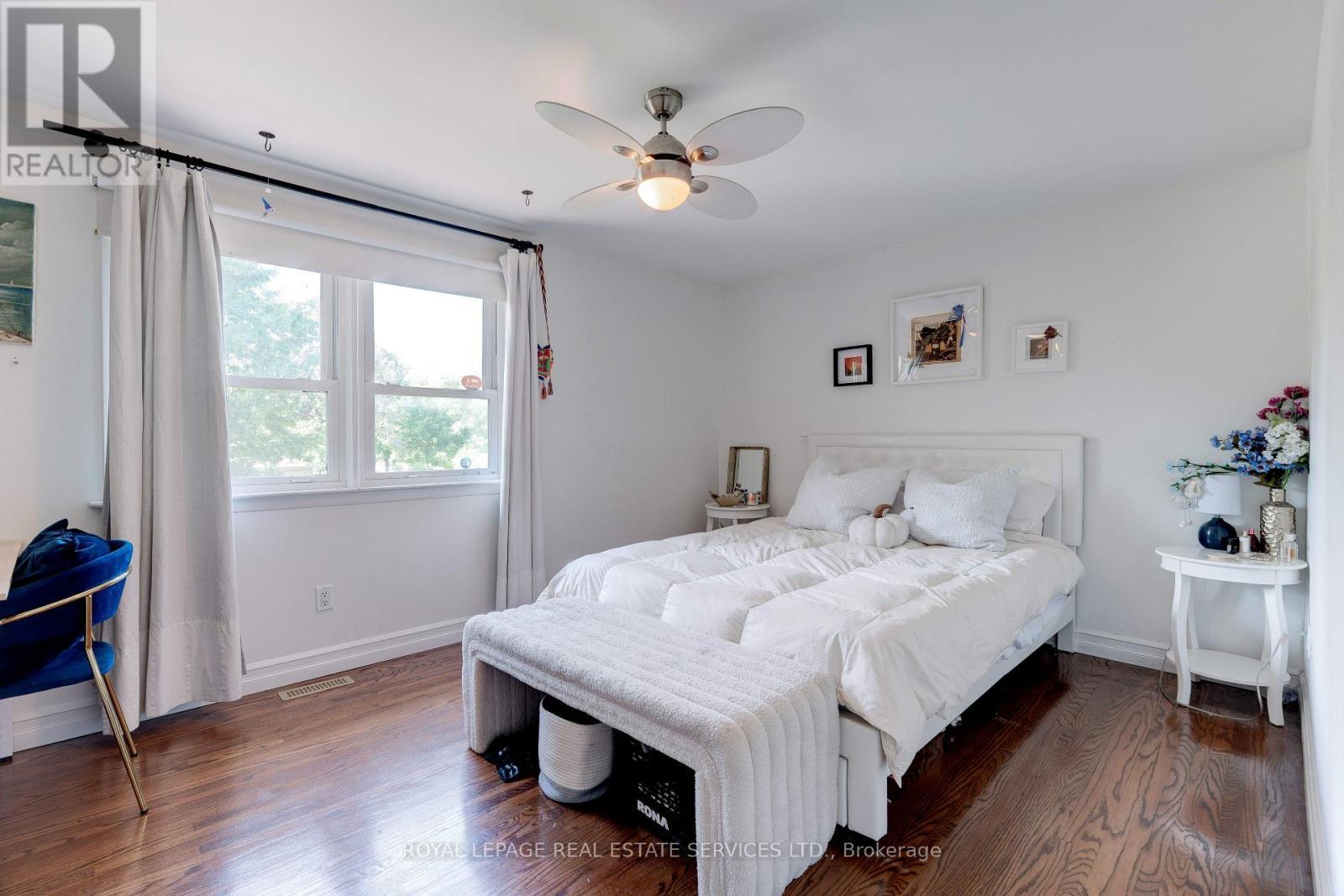 297 Sunset Drive, Oakville, ON - Indoor Photo Showing Bedroom