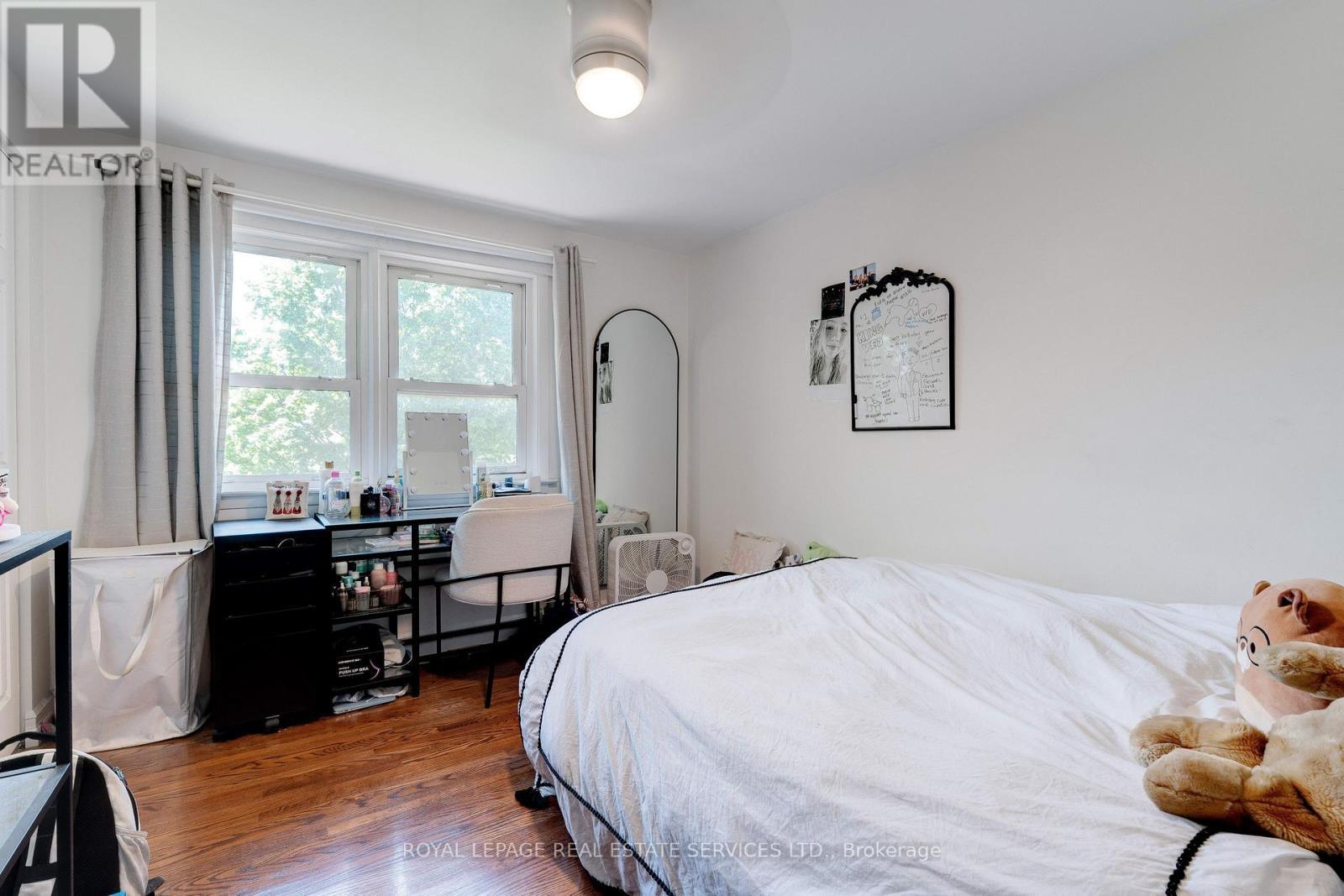 297 Sunset Drive, Oakville, ON - Indoor Photo Showing Bedroom