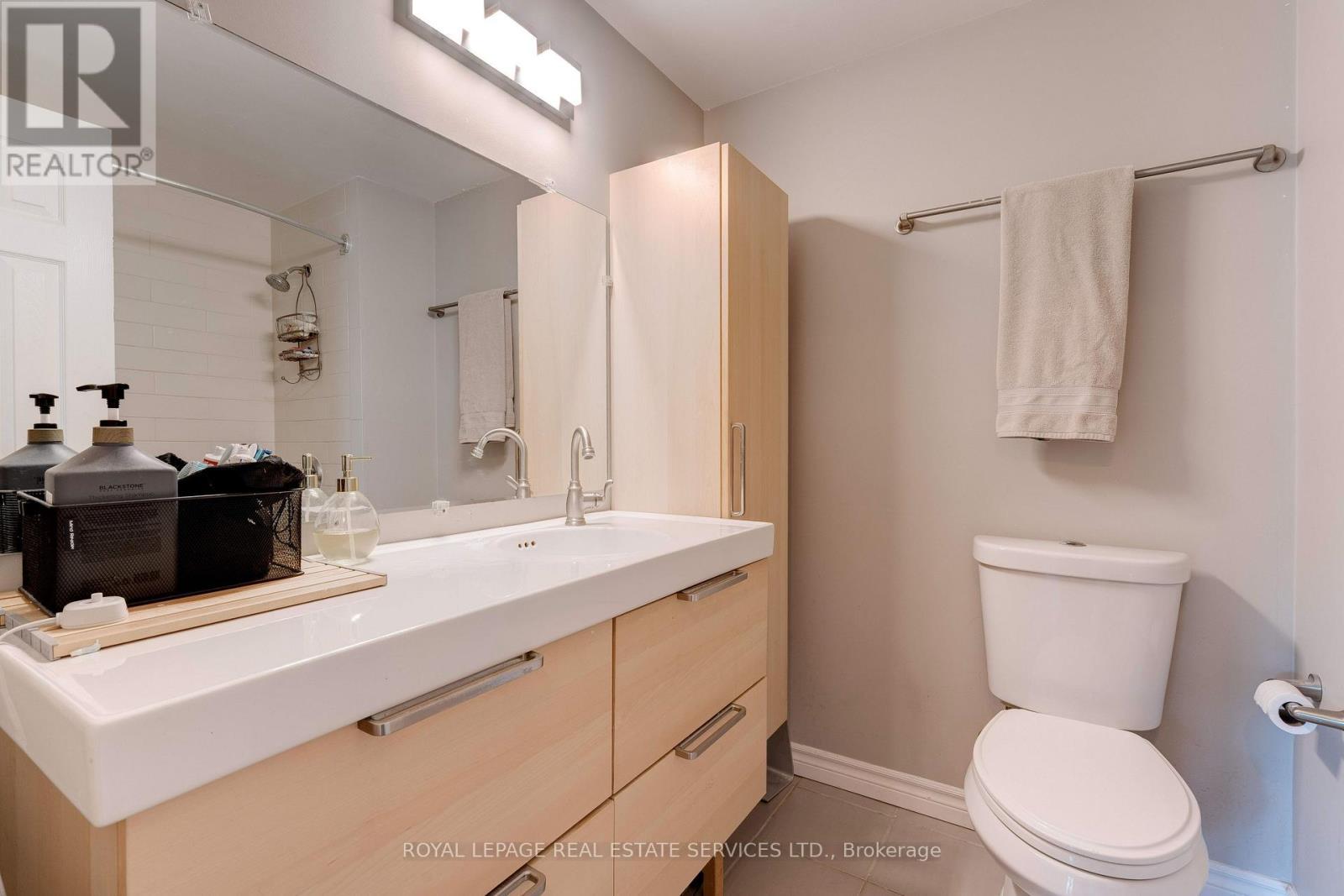 297 Sunset Drive, Oakville, ON - Indoor Photo Showing Bathroom