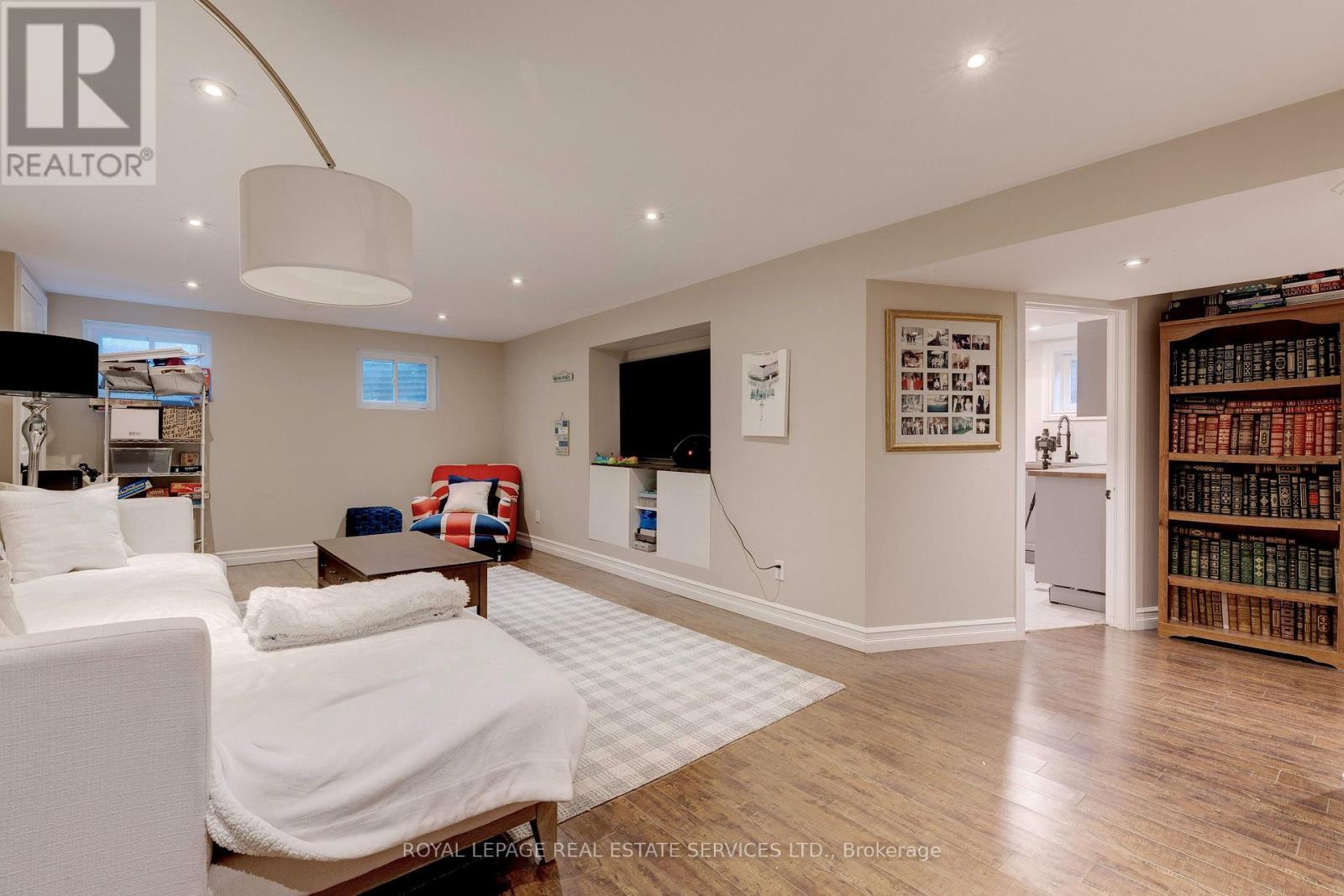 297 Sunset Drive, Oakville, ON - Indoor