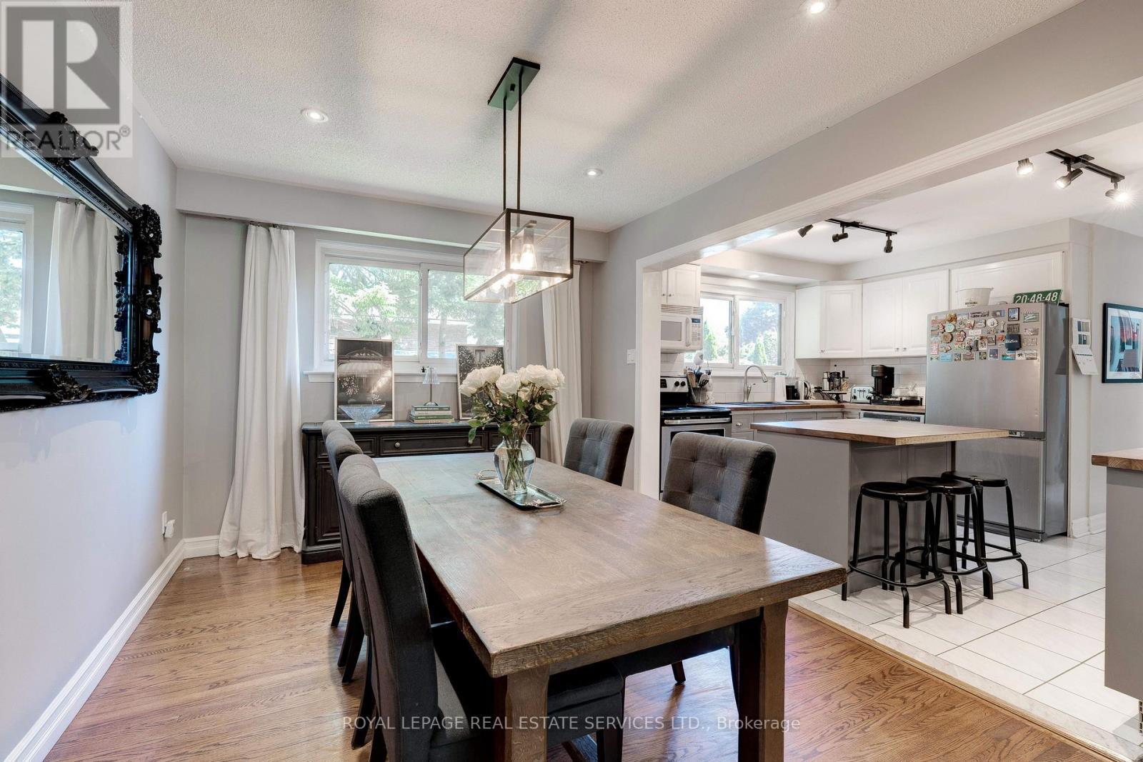 297 Sunset Drive, Oakville, ON - Indoor Photo Showing Dining Room