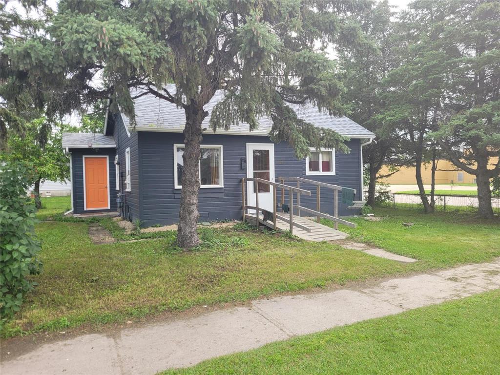 423 6Th Avenue Ne, Portage La Prairie, MB - Outdoor