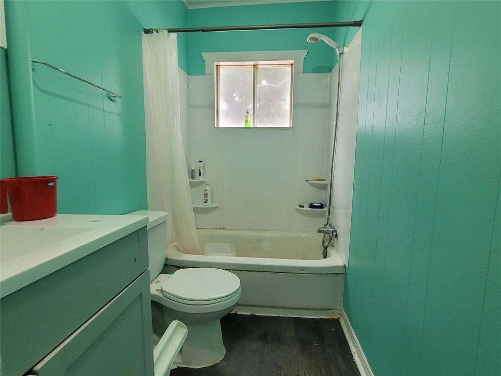 423 6Th Avenue Ne, Portage La Prairie, MB - Indoor Photo Showing Bathroom